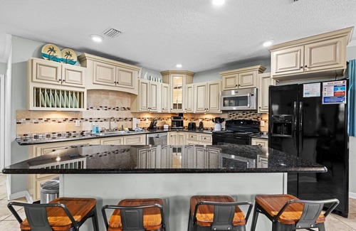 El Centro Beach House | Emerald Revival, 3-bedroom house near Pier Park & the White Sandy beaches!