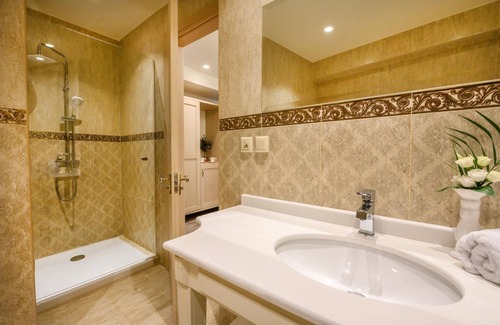 Florina Hotel | Emerald Suites