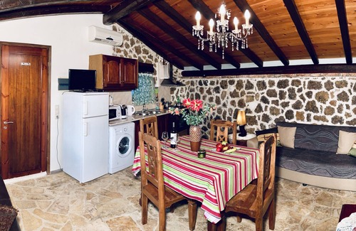 Parelia Villa | Emerald Villa - Romantic Gem On The Phaeacos' Island
