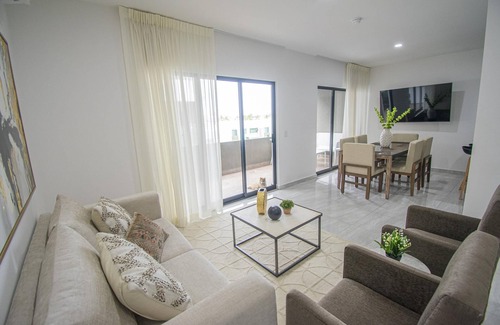 Villa Marina Condo | Emerald Waves in Marina Cerritos