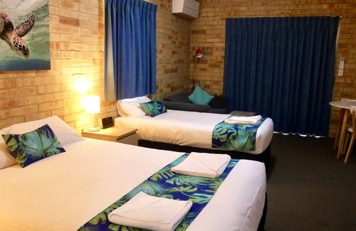 Urraween Hotel | Emeraldene Inn & Eco-Lodge
