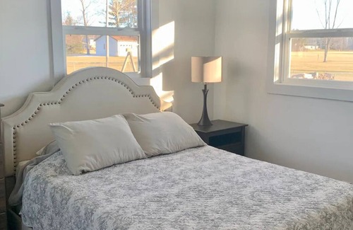 Freeland House | Emerson’s Place! Sleeps 12!