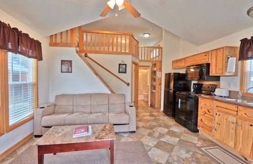 Wimberley Cabin | Emily Ann Cabin with Swimming Pool Access!