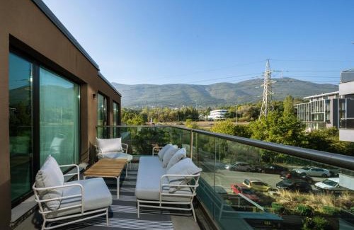 Vitosha District Apartment | Emirates White Sensation