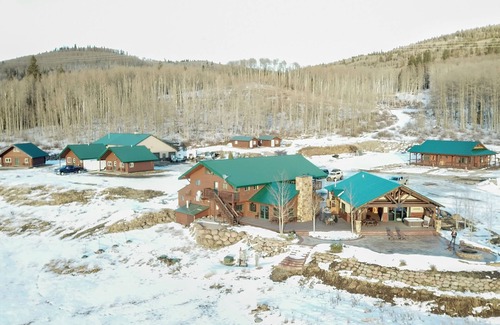 Paonia Cabin | EML 3 Colorow