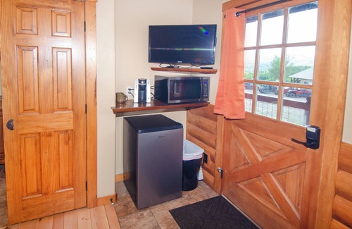 Paonia Cabin | EML 7 Cloven-Hoofed