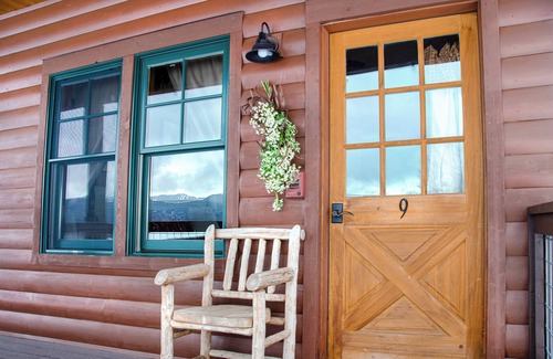 Paonia Cabin | EML 9 Juniper