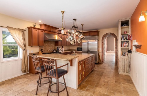 Elkader House | Emma Big Bear Suite at Elkader Jailhouse Inn