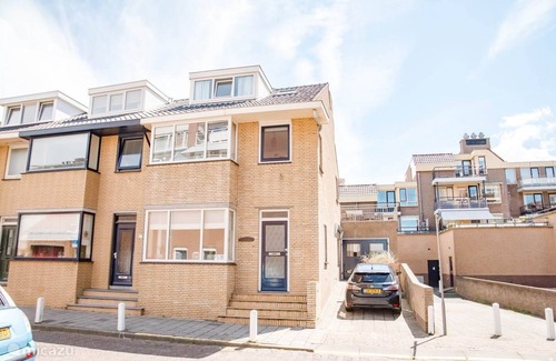 Municipality of Katwijk Apartment | Emma's Beachhouse on a 1 minute walk distance from the beach and centre !