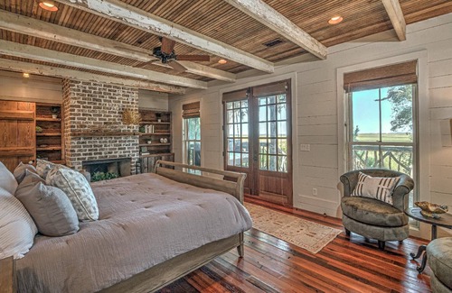 Darien Resort | Emma's Driftwood Farm perfect for retreats & reunions - 5 homes, 2 docks, & pool