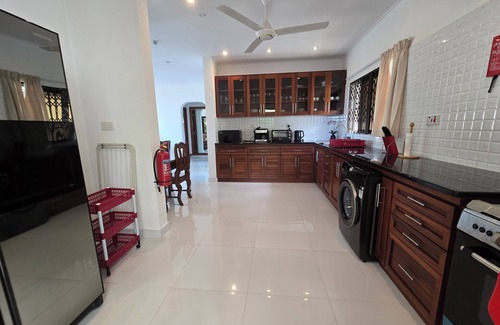Mahe Island Villa | Emma's Self-catering Villa : 3-ensuite bedrooms, pool, garden & nearby beaches.