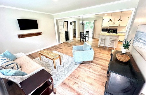 Albertson House | Emma's Sunpine Cottage