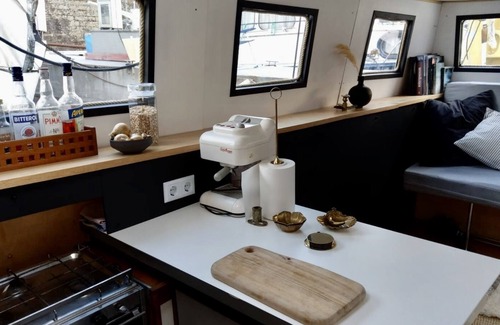Kaiserlei Boat Rental | EMMA, the houseboat...