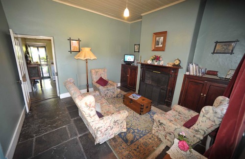 Burra Bed & Breakfast | Emma Tiver Heritage Cottage -restored Miner's Cottage - step back to circa 1856