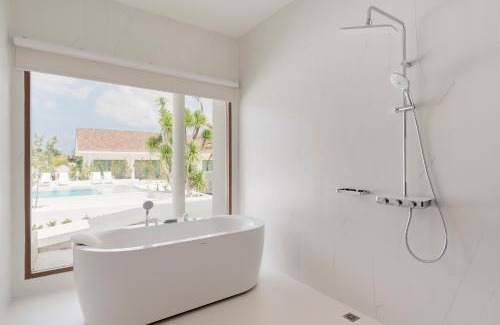 Huai Yai House | Emmarin Villa Pattaya
