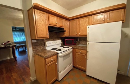 Lexington Apartment | 'Emmett' Just off I-75! 2 full bedrooms!