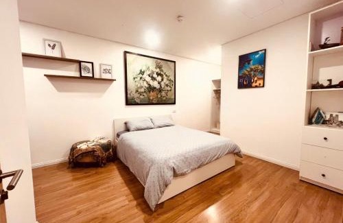 Hanoi Apartment | Emoi Mipec Riverside's Apt