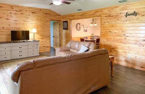 Emory House | Emory Escape with Pond Access Less Than 13 Mi to Lake!
