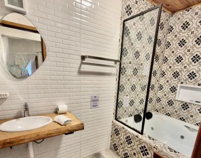 Campos do Jordao Hotel | Empório reserva da serra - Opções de chalés e Hidromassagem