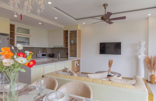 Thu Thiem Apartment | * Emperor 3BRs Apt-Tremendous HaborView in D2