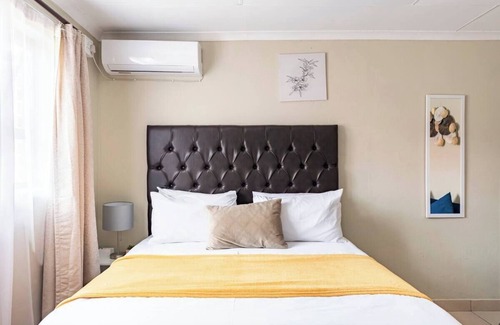 Germiston Cabin | Emperor Lodge And Tours