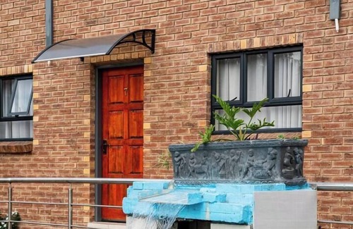 Germiston Cabin | Emperor Lodge And Tours