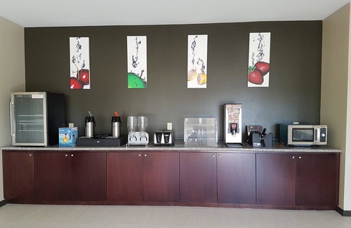 Barker Hotel | Empire Inn Cypress