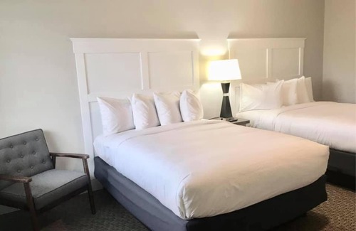 Empire Hotel | Empire Lakeshore Inn