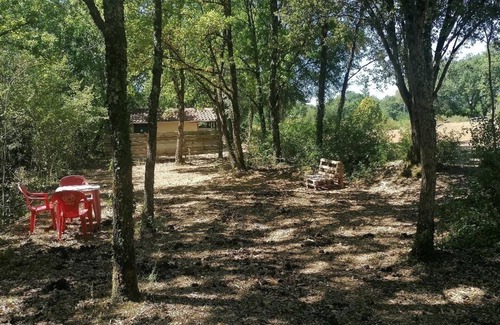 Saint-Aubin-de-Nabirat RV Rental | Emplacement Tente