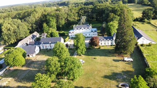Brain-sur-Allonnes Other | EMPLACEMENT BUCOLIQUE DE CAMPING dans le parc du château - Attention tente et matériels non fournis et sans possibilité de faire courir une rallonge pour se raccorder à l'électricité
