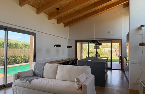 Sant Miquel de Fluvia House | Empordà Soul, modern country house with pool