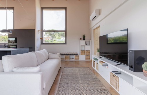 Sant Miquel de Fluvia House | Empordà Soul, modern country house with pool