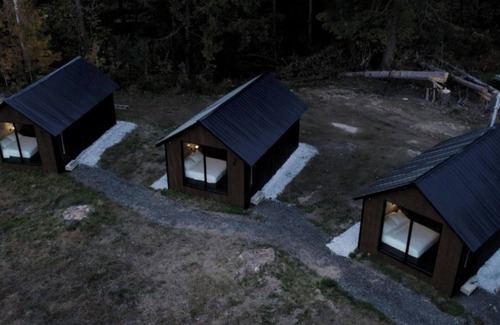 Brandon Cabin | Emrose Luxury Cabins 3