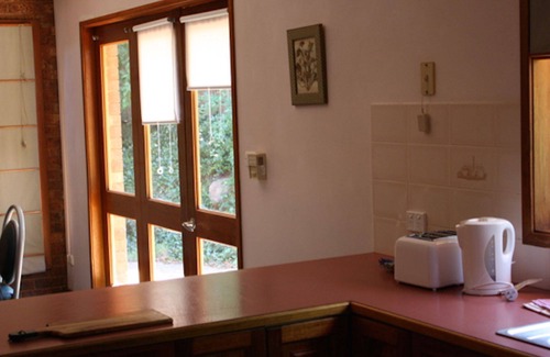 Kooringal House | Emu Place - Comfortable, Quiet and Inviting