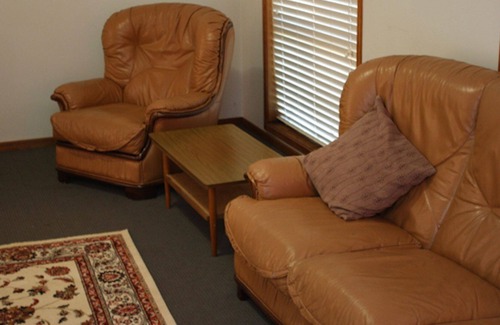 Kooringal House | Emu Place - Comfortable, Quiet and Inviting