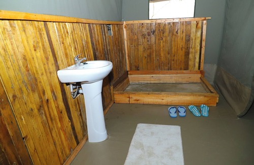 Narok Hotel | Emunyan Mara Camp