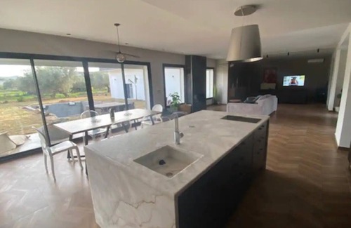 Sidi Thabet House | Emy LakeHouse