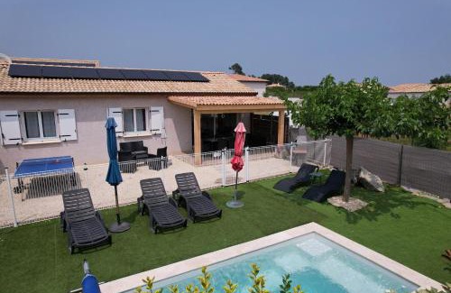 Joyeuse House | En Ardèche, maison de vacances l'Odyssée climatisée avec sa piscine privée et chauffée