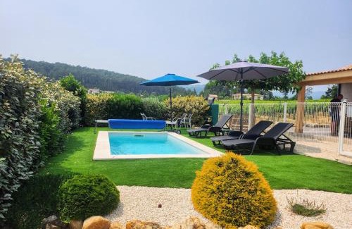 Joyeuse House | En Ardèche, maison de vacances L'Odalys climatisée avec sa piscine privée et chauffée