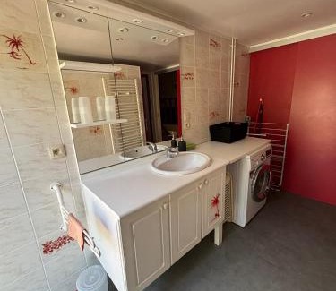 Les Angles Apartment | En Avignon 30133 les Angles