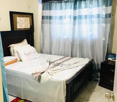 Villa Espana Apartment | En el corazón de la romana con a/c, wifi, luz y gas incluido.