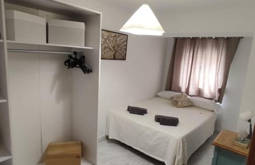 La Linea de la Concepcion House | En Poniente