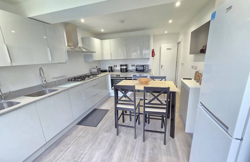 Watford House | En suite, double bed in Watford