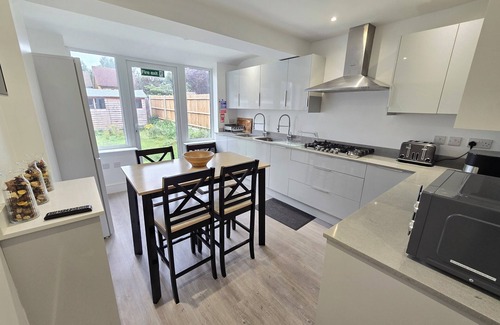 Watford House | En suite, double bed in Watford