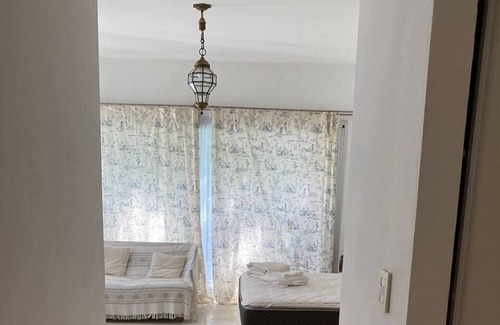 Vicente Lopez Bed & Breakfast | En-suite room, in a family home near the coast of Vicente Lopez