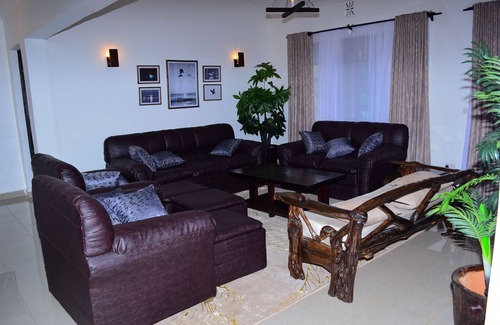 Kenya House | Enaiteru