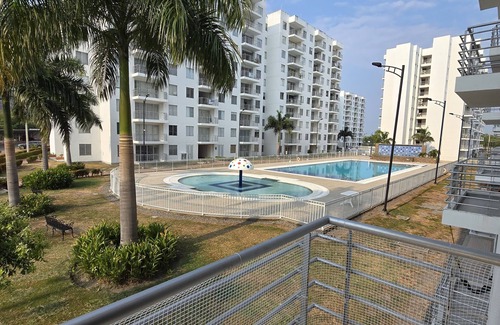 Girardot Apartment | Encantador Apartamento Vacacional en Girardot con Balcon y Vista a la Piscina