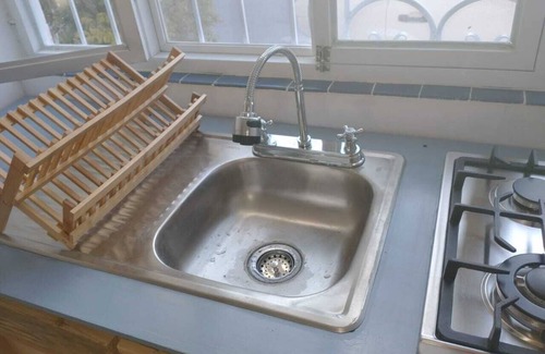 Saltillo Apartment | Encantador Minidepa, wifi, cocina, baño completo, parking, nuevo!