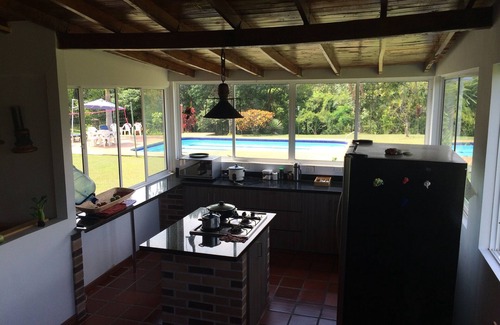 Tarso Cottage | Encantadora y Mágica Finca en Tarso Para 16 Personas
