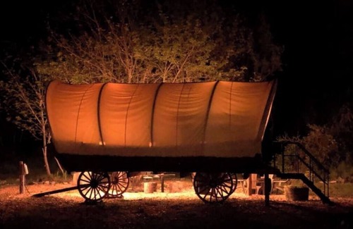 Murphy House | Enchanted Conestoga Wagon on the Applegate River